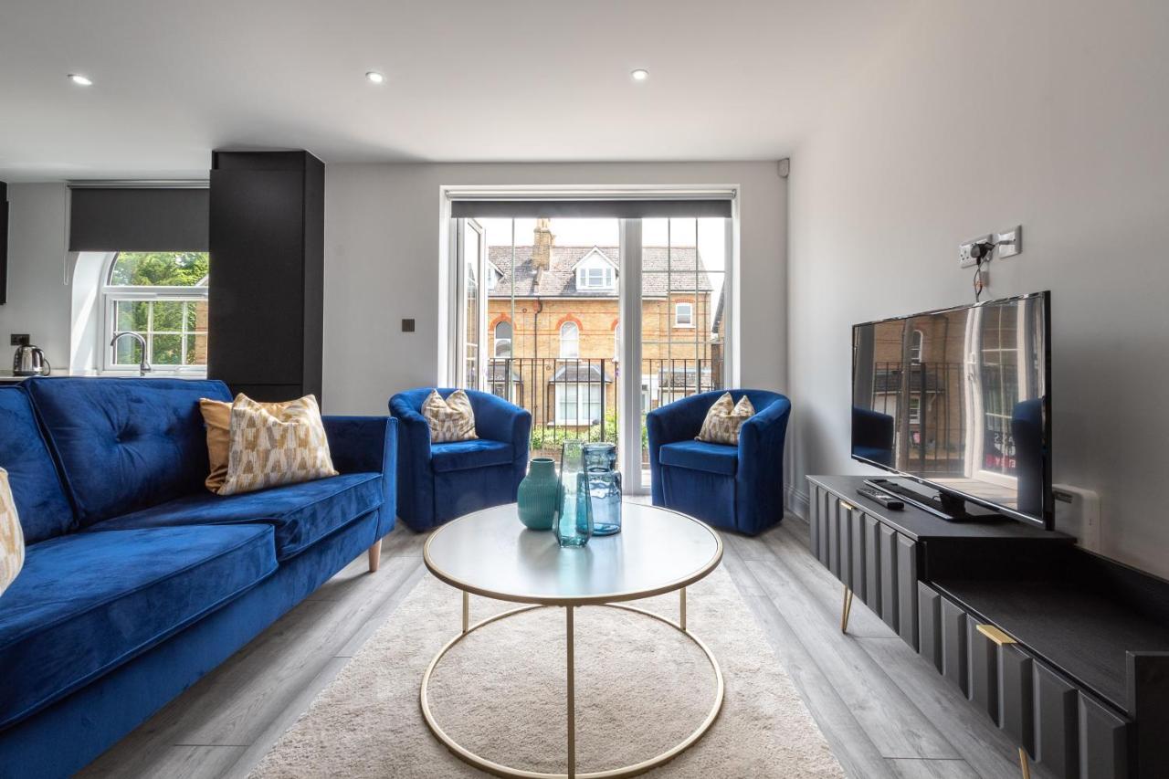 Elegant Apartments In Staines L Free Onsite Parking ستينس المظهر الخارجي الصورة