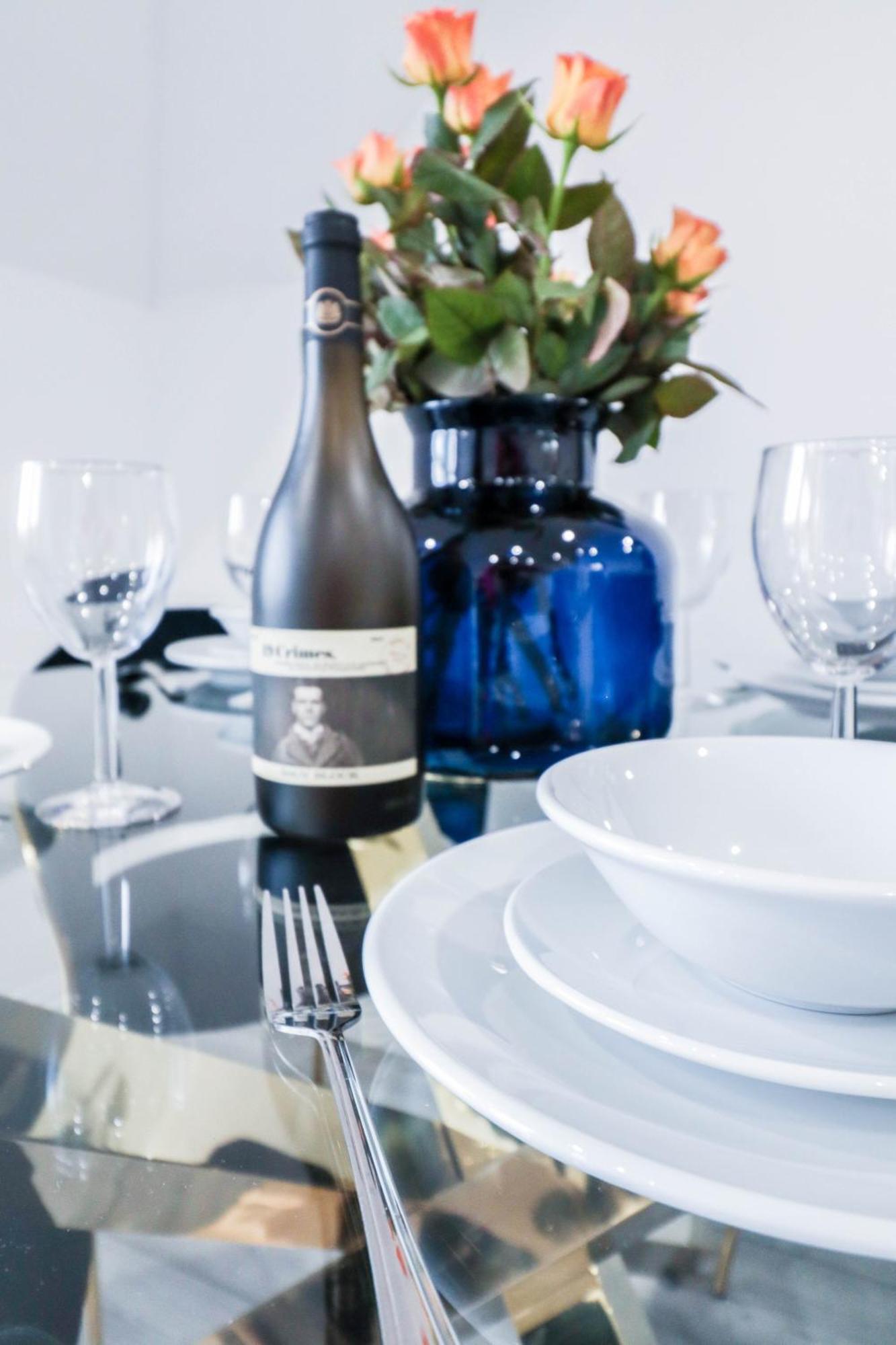 Elegant Apartments In Staines L Free Onsite Parking ستينس المظهر الخارجي الصورة